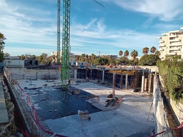 Apartamento de 3 habitaciones en Nueva Andalucia, Marbella en venta con piscina - 435.500 € (Ref: 9967282)