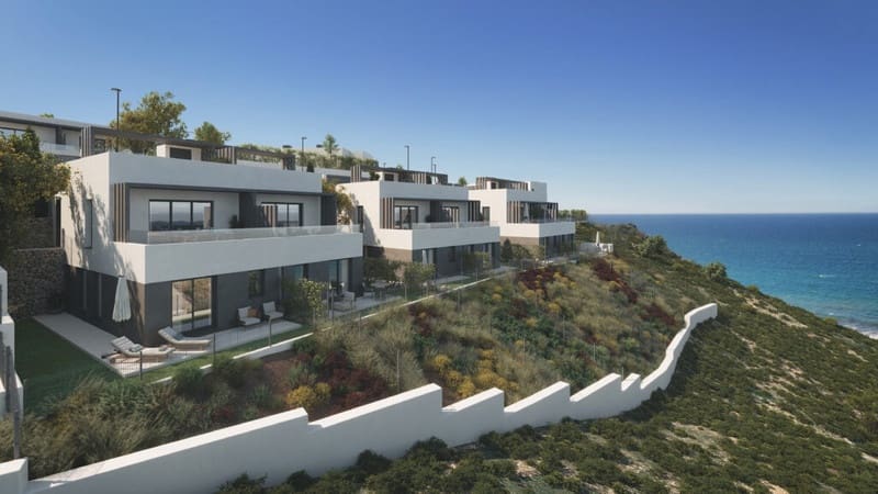 3 soveværelse Semi-Rækkehus til salg i Velez-Malaga med swimmingpool - € 435.000 (Ref: 9994827)