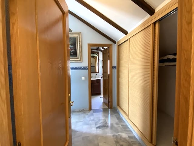 3 makuuhuone Kattohuoneisto myytävänä paikassa Parque de la Paloma, Benalmádena mukana uima-altaan 
autotalli - 495 000 € (Ref: 9793266)