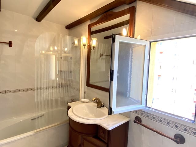 3 makuuhuone Kattohuoneisto myytävänä paikassa Parque de la Paloma, Benalmádena mukana uima-altaan 
autotalli - 495 000 € (Ref: 9793266)