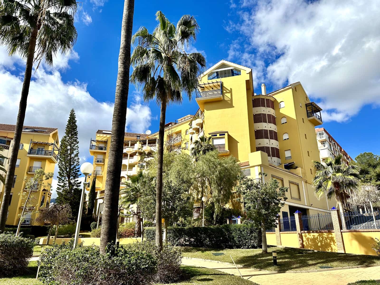 3 makuuhuone Kattohuoneisto myytävänä paikassa Benalmadena mukana uima-altaan 
autotalli - 495 000 € (Ref: 9793266)