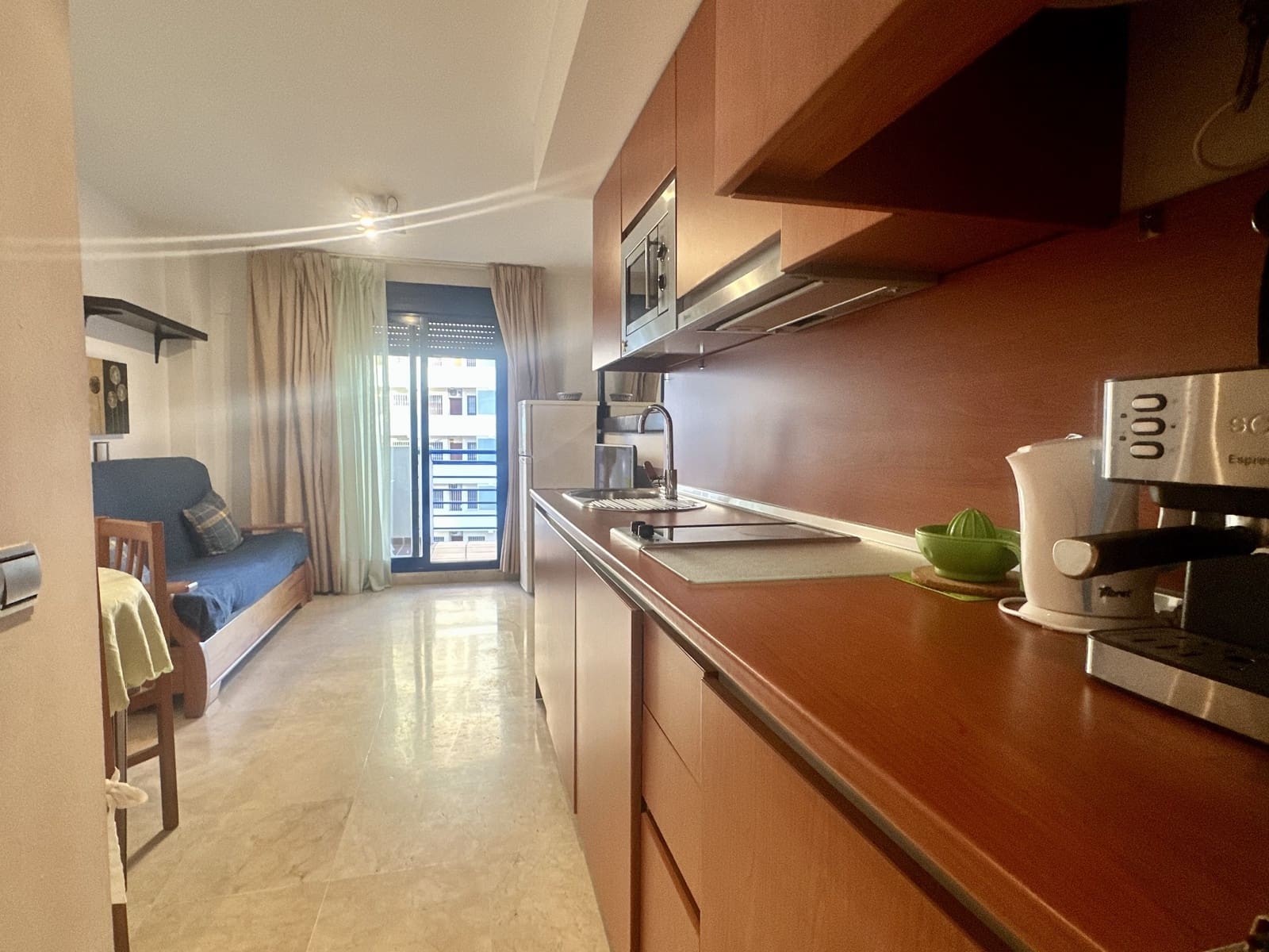 1 slaapkamer Appartement te huur in Benalmadena - € 799 (Ref: 9800001)
