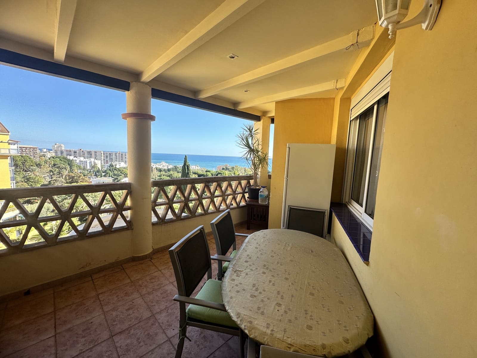 Huoneisto lomavuokrausta paikassa Benalmadena mukana uima-altaan 
autotalli - 790 € (Ref: 9800027)