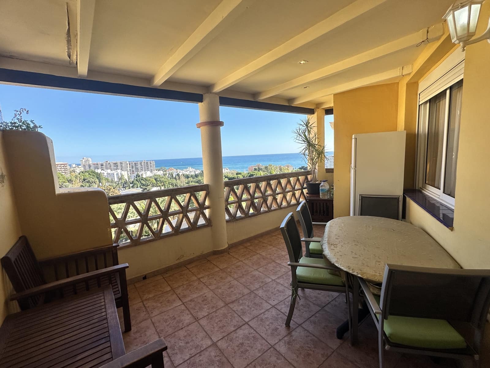 Huoneisto lomavuokrausta paikassa Benalmadena mukana uima-altaan 
autotalli - 790 € (Ref: 9800027)