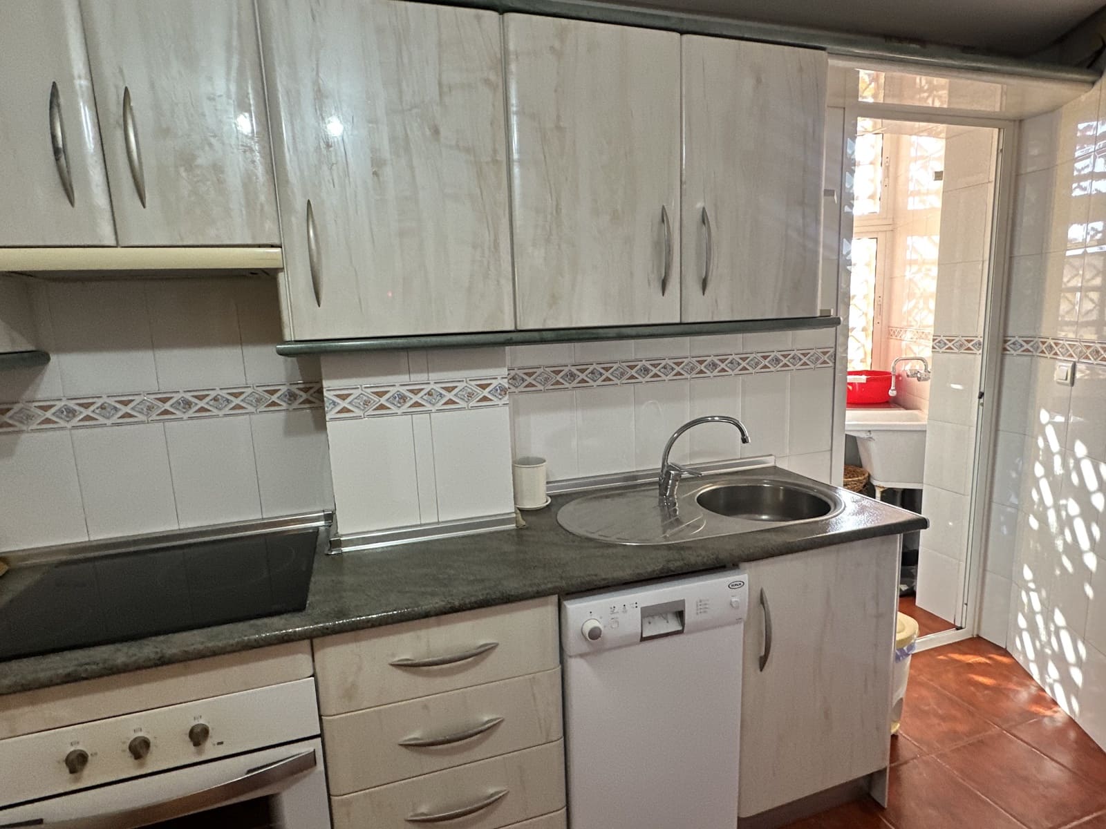 Huoneisto lomavuokrausta paikassa Benalmadena mukana uima-altaan 
autotalli - 790 € (Ref: 9800027)