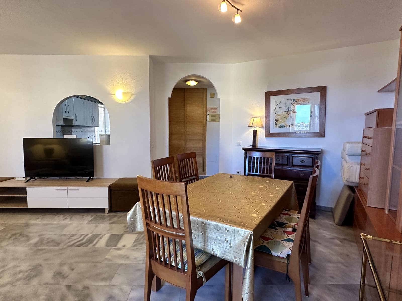 Huoneisto lomavuokrausta paikassa Benalmadena mukana uima-altaan 
autotalli - 790 € (Ref: 9800027)