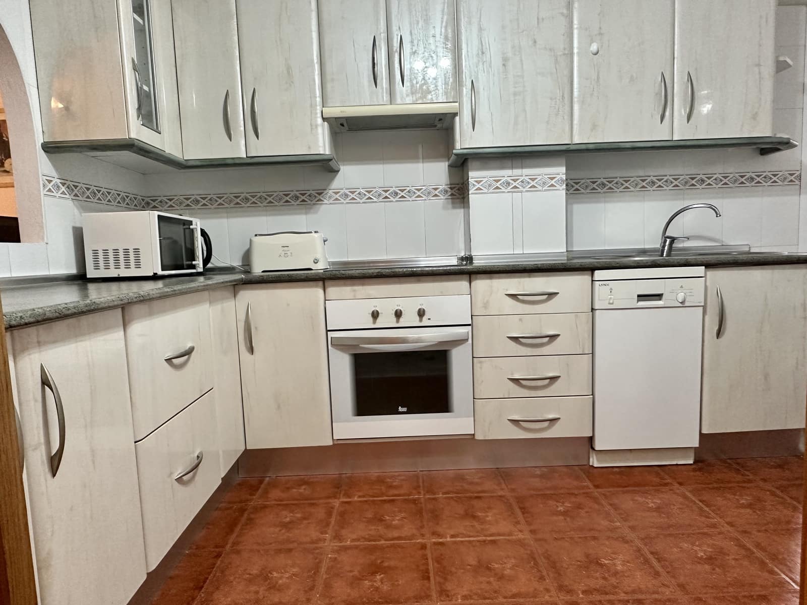 Huoneisto lomavuokrausta paikassa Benalmadena mukana uima-altaan 
autotalli - 790 € (Ref: 9800027)
