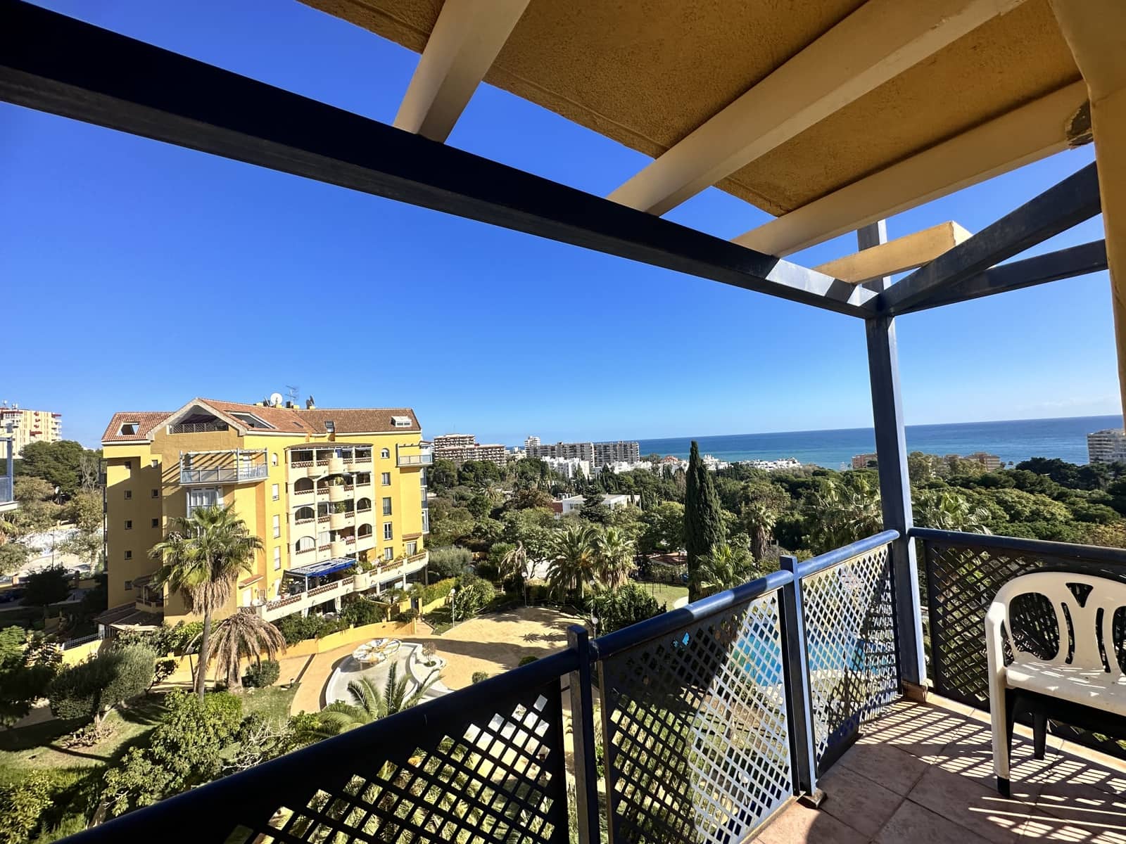 Huoneisto lomavuokrausta paikassa Benalmadena mukana uima-altaan 
autotalli - 790 € (Ref: 9800027)