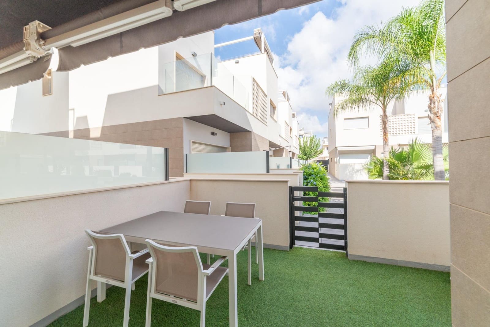 3 soveværelse Rækkehus til salg i Santiago de la Ribera med swimmingpool garage - € 379.000 (Ref: 10004157)