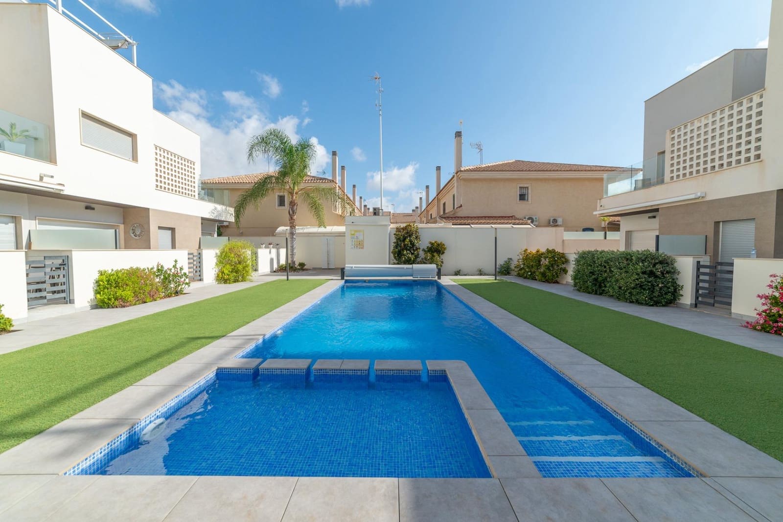 3 soveværelse Rækkehus til salg i Santiago de la Ribera med swimmingpool garage - € 379.000 (Ref: 10004157)