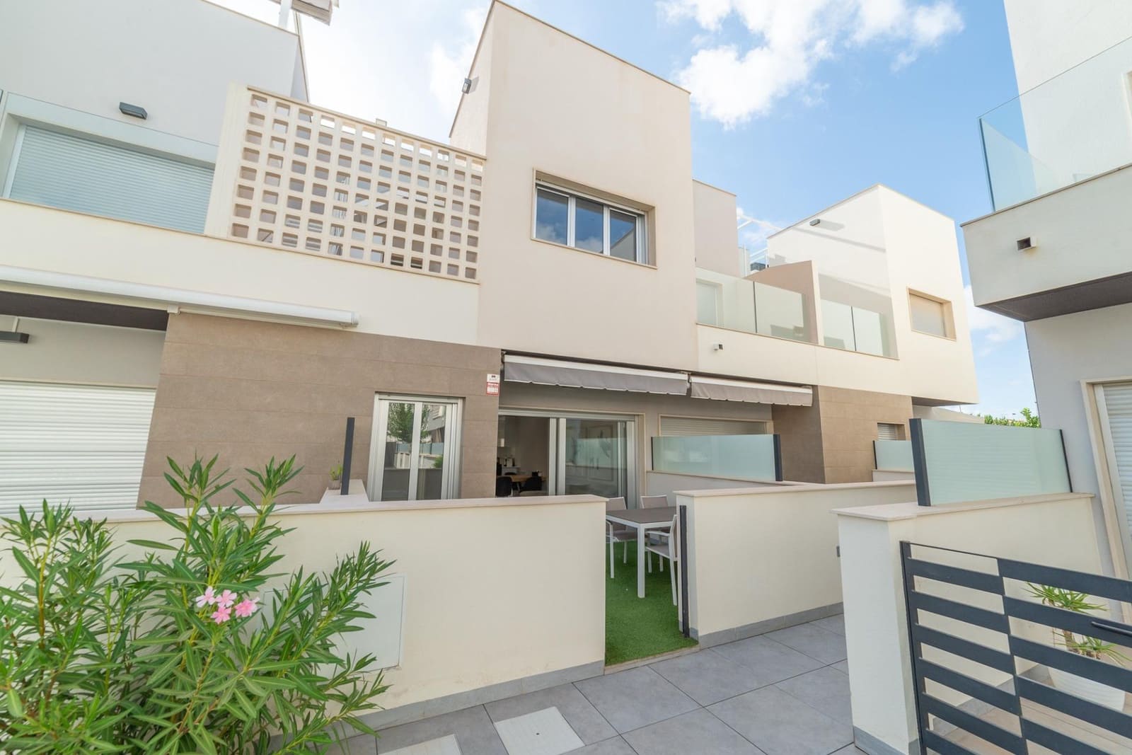 3 soveværelse Rækkehus til salg i Santiago de la Ribera med swimmingpool garage - € 379.000 (Ref: 10004157)