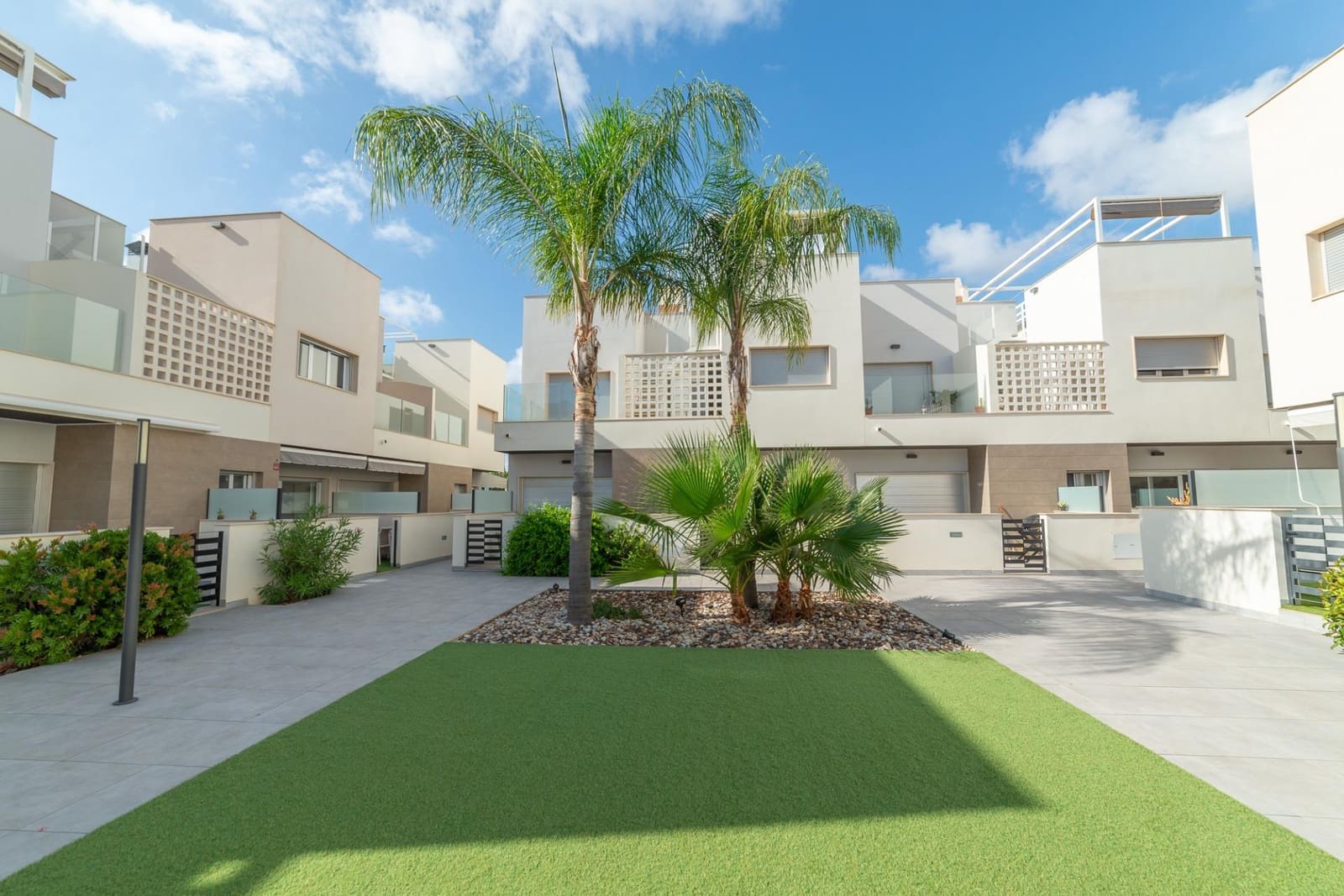 3 soveværelse Rækkehus til salg i Santiago de la Ribera med swimmingpool garage - € 379.000 (Ref: 10004157)