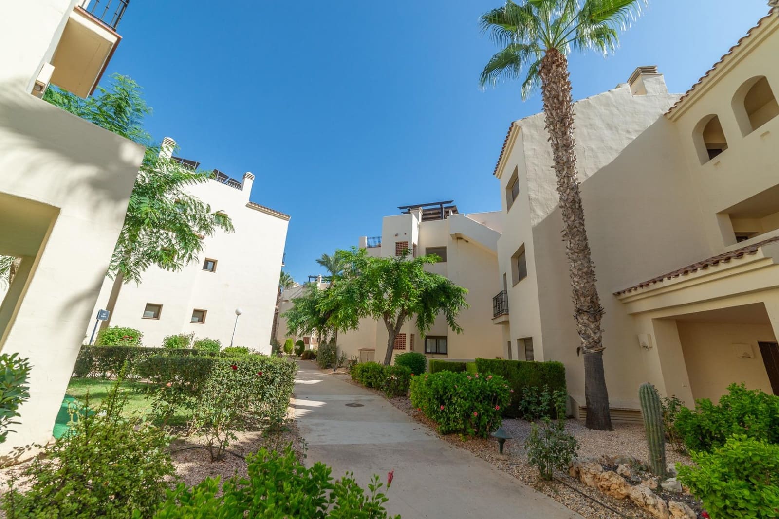Piso de 3 habitaciones en Roda en venta con piscina garaje - 249.000 € (Ref: 10064657)