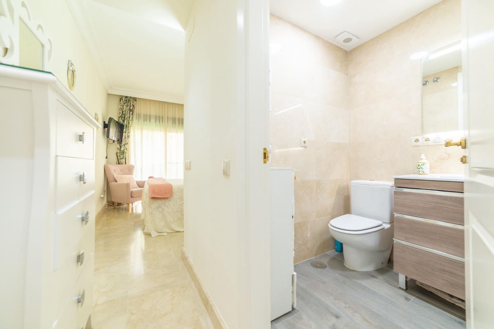 Piso de 3 habitaciones en Roda en venta con piscina garaje - 249.000 € (Ref: 10064657)