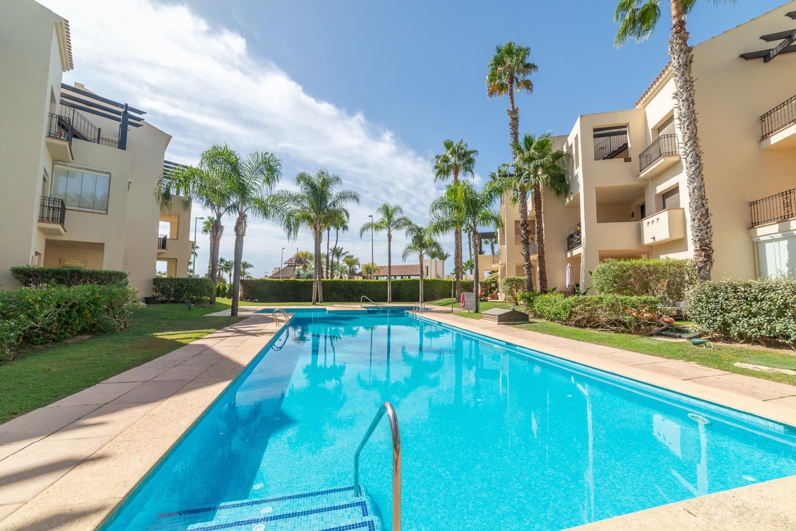 Piso de 3 habitaciones en Roda en venta con piscina garaje - 249.000 € (Ref: 10064657)