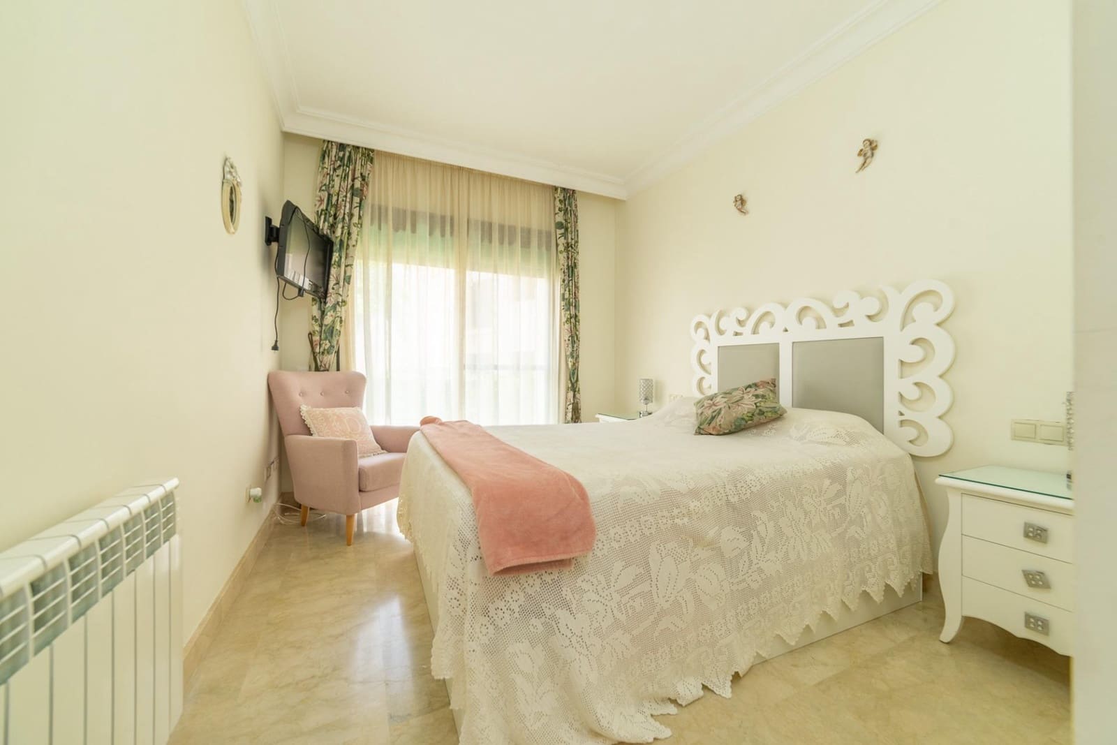 Piso de 3 habitaciones en Roda en venta con piscina garaje - 249.000 € (Ref: 10064657)