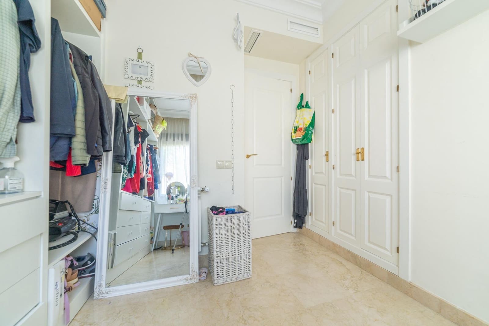 Piso de 3 habitaciones en Roda en venta con piscina garaje - 249.000 € (Ref: 10064657)