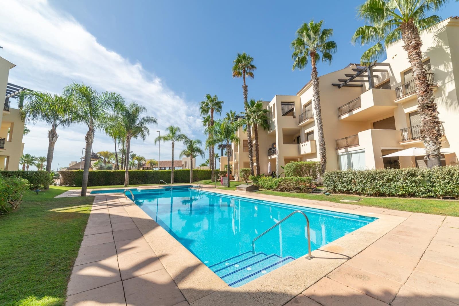 Piso de 3 habitaciones en Roda en venta con piscina garaje - 249.000 € (Ref: 10064657)