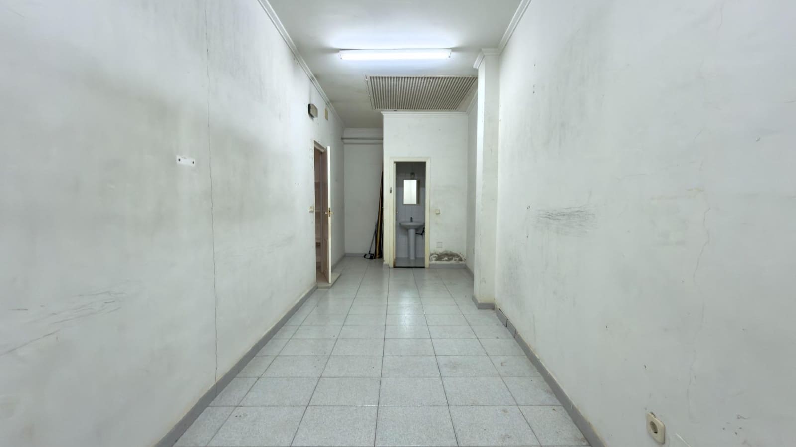 Commercieel te huur in San Javier - € 700 (Ref: 10086131)