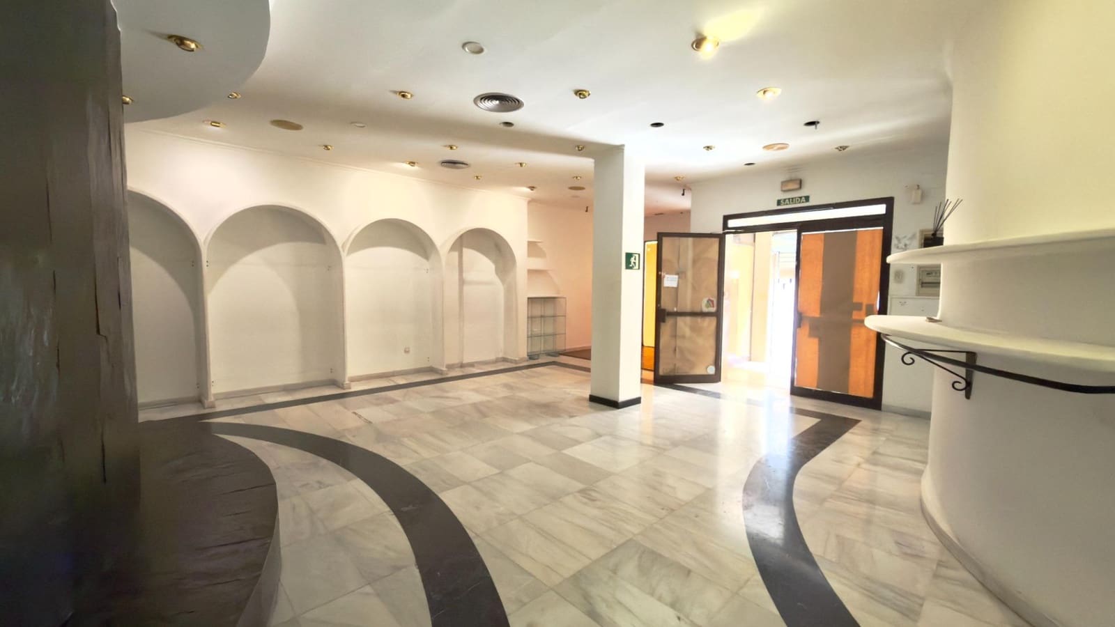 Commercieel te huur in San Javier - € 700 (Ref: 10086131)
