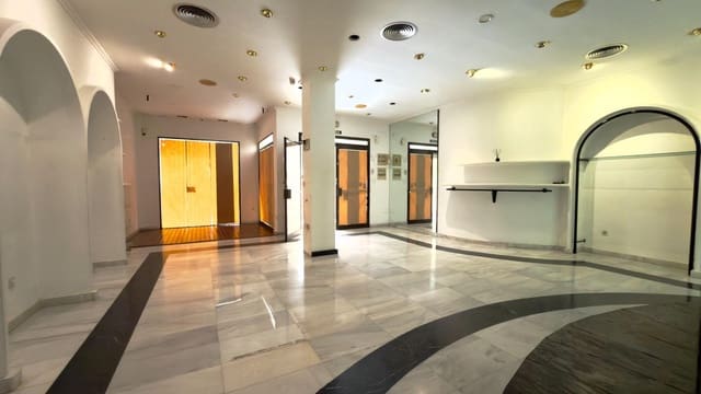 Commercieel te huur in San Javier - € 700 (Ref: 10086131)