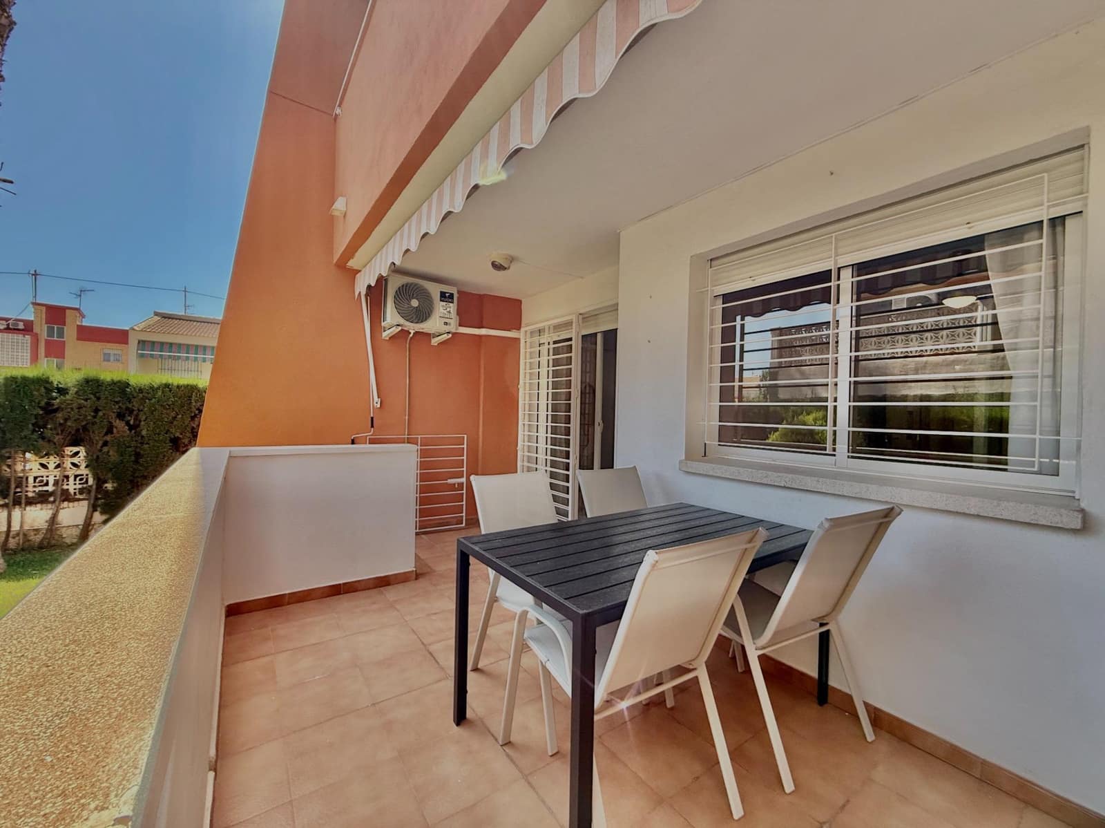 2 Zimmer Strandapartment zu verkaufen in Santiago de la Ribera mit Pool - 149.000 € (Ref: 10086133)