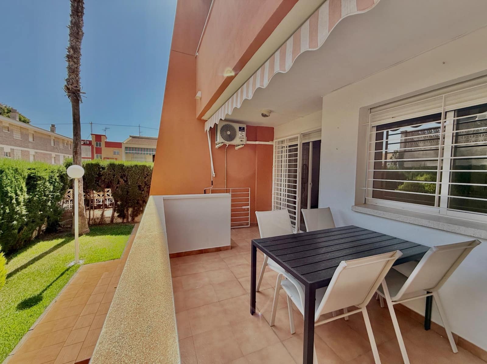2 Zimmer Strandapartment zu verkaufen in Santiago de la Ribera mit Pool - 149.000 € (Ref: 10086133)