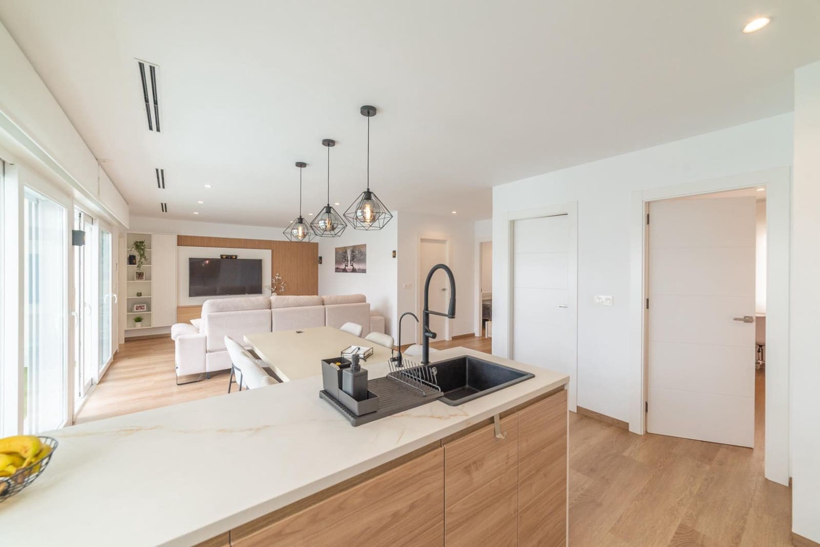 3 soverom Villa til salgs i Roda med svømmebasseng garasje - € 520 000 (Ref: 10131981)