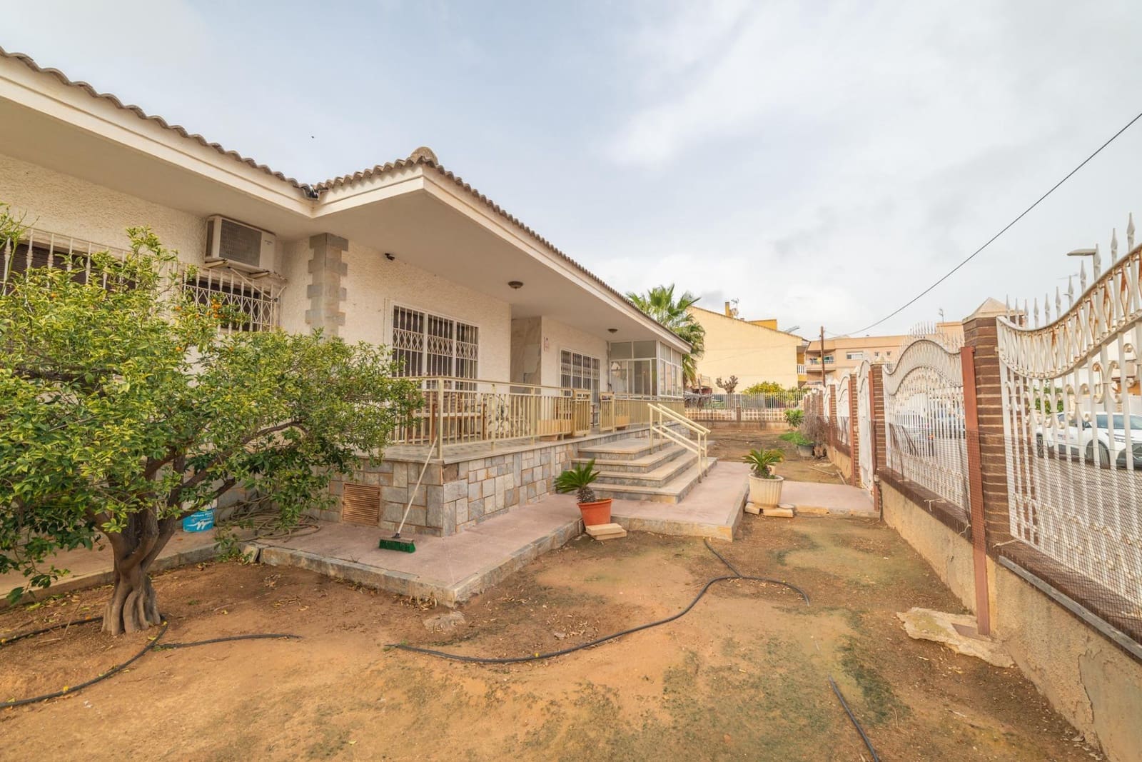4 bedroom Villa for sale in San Javier with garage - € 469,000 (Ref: 8851820)