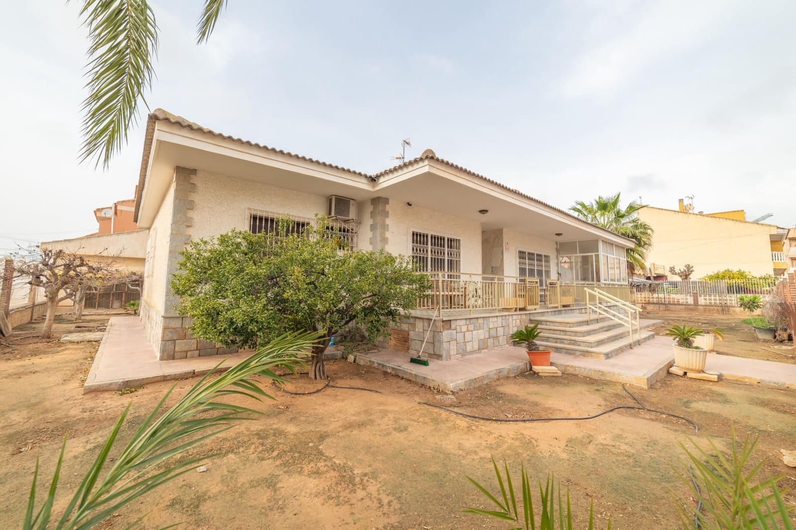 4 bedroom Villa for sale in San Javier with garage - € 469,000 (Ref: 8851820)