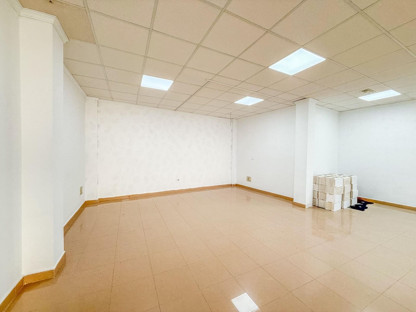 Commercial for sale in San Javier - € 95,000 (Ref: 8862637)