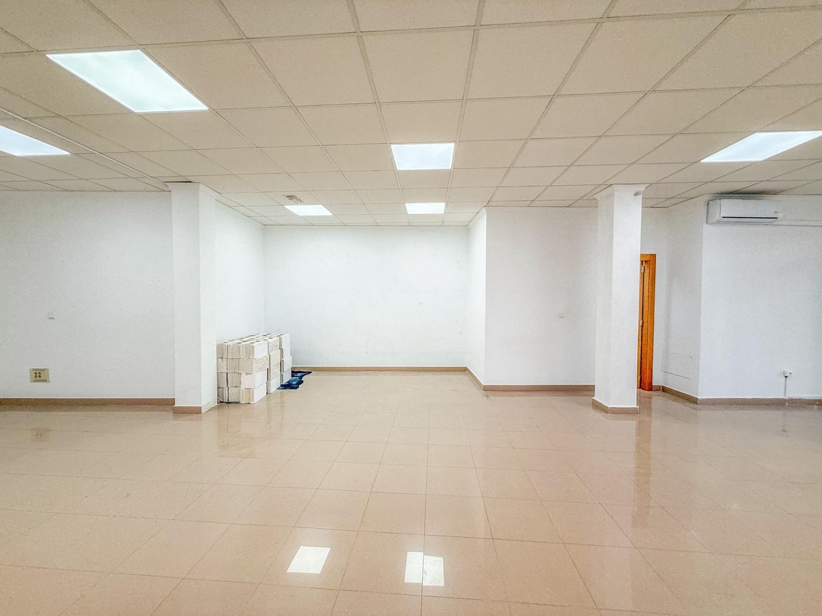 Commercial for sale in San Javier - € 95,000 (Ref: 8862637)