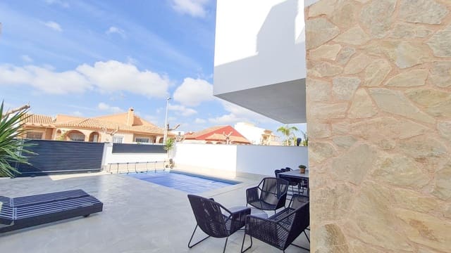 3 Zimmer Villa zu verkaufen in San Pedro del Pinatar mit Pool - 397.000 € (Ref: 8897007)