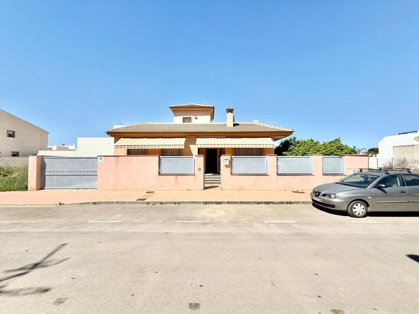 3 makuuhuone Huvila myytävänä paikassa Santiago de la Ribera mukana 
autotalli - 399 950 € (Ref: 8911346)