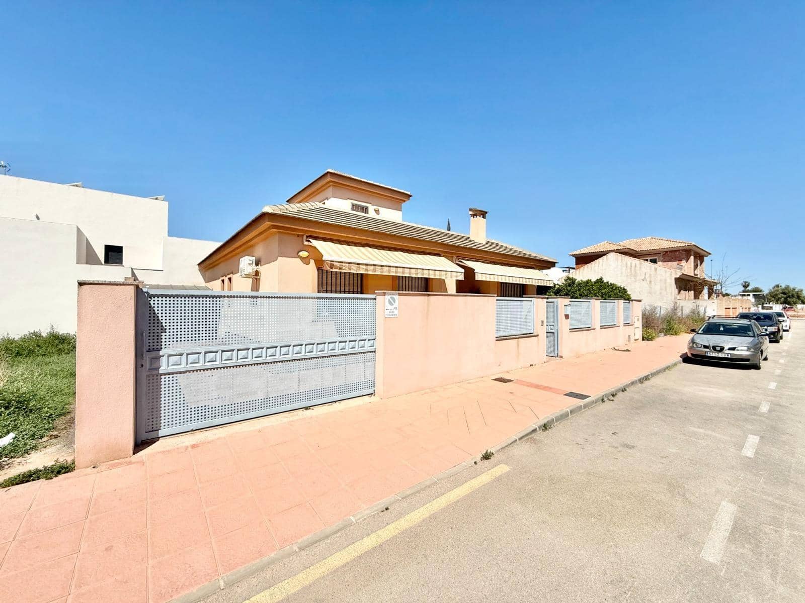 3 makuuhuone Huvila myytävänä paikassa Santiago de la Ribera mukana 
autotalli - 399 950 € (Ref: 8911346)