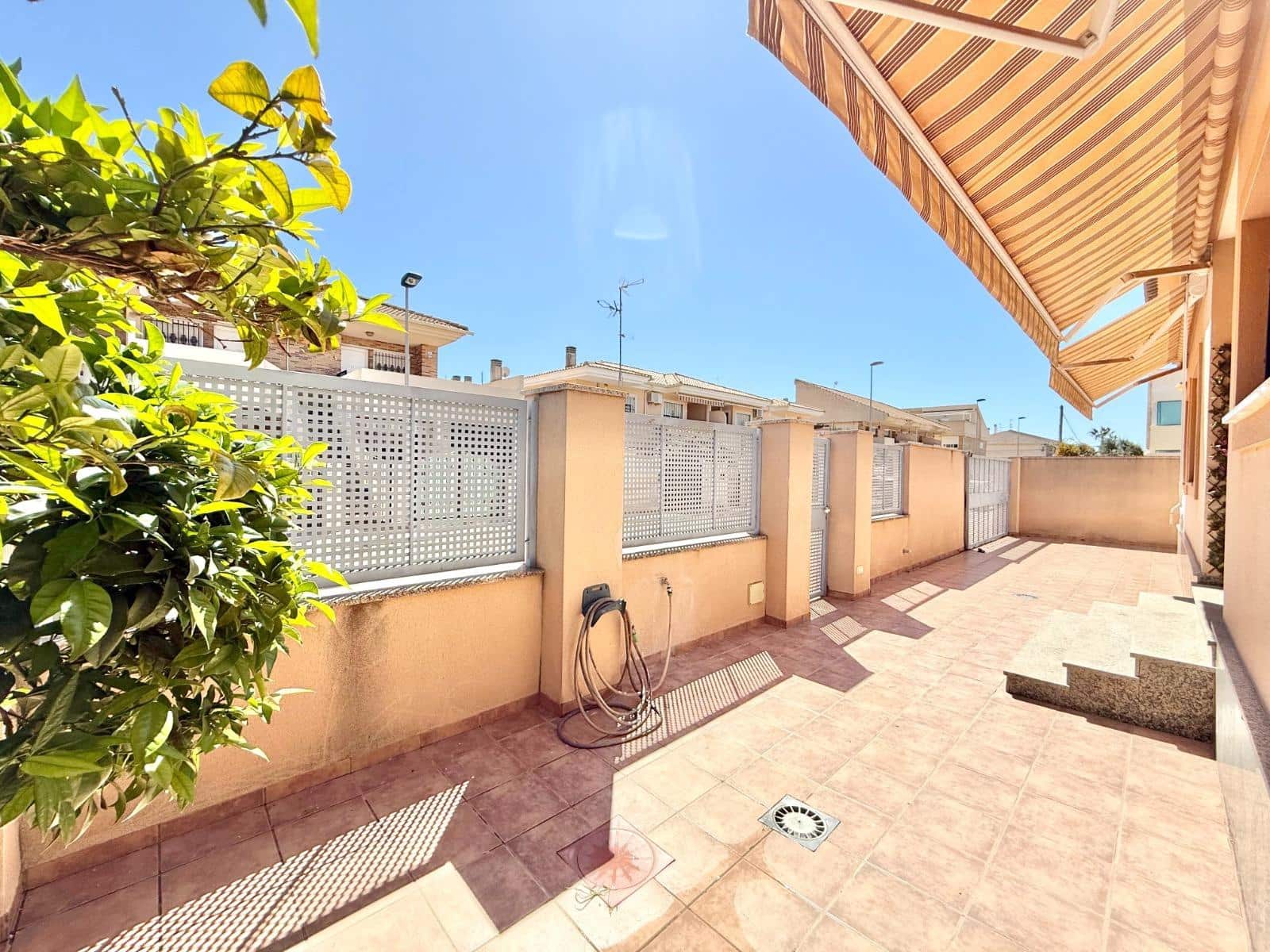 3 makuuhuone Huvila myytävänä paikassa Santiago de la Ribera mukana 
autotalli - 399 950 € (Ref: 8911346)