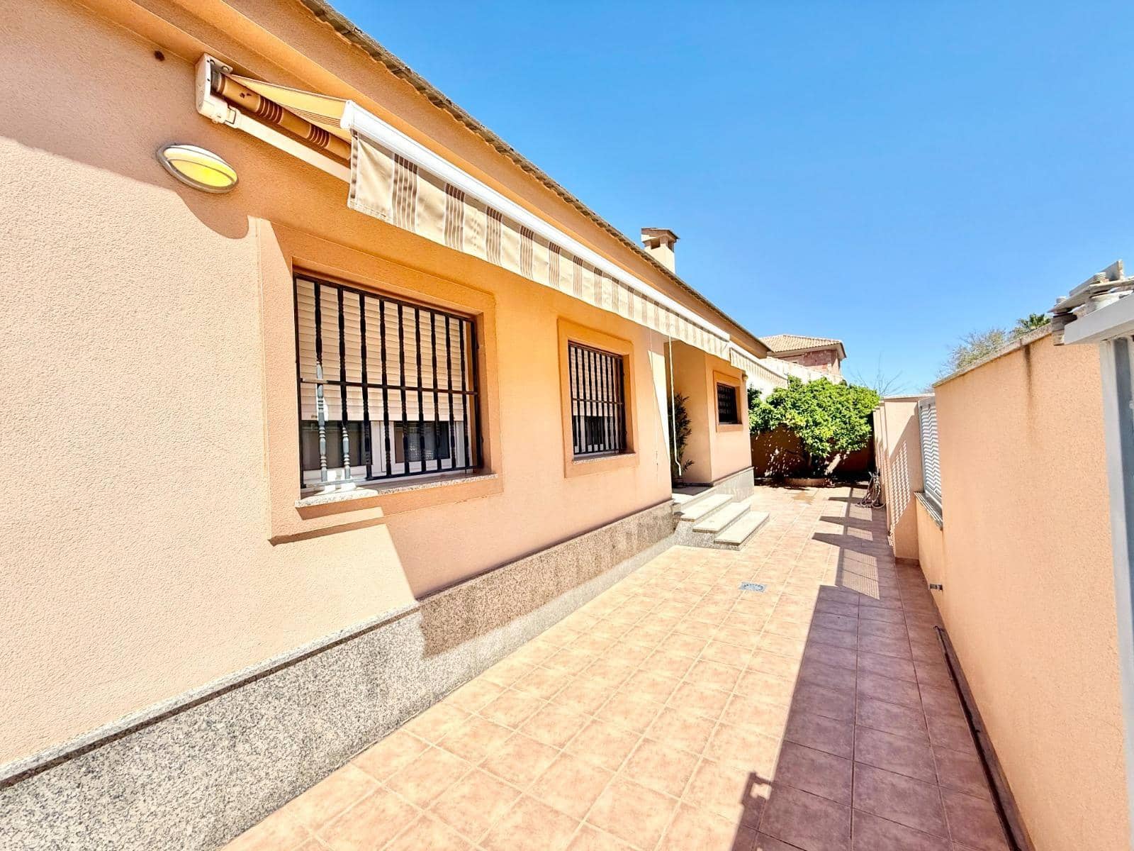 3 makuuhuone Huvila myytävänä paikassa Santiago de la Ribera mukana 
autotalli - 399 950 € (Ref: 8911346)