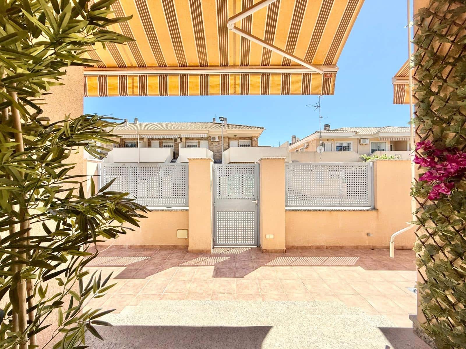 3 makuuhuone Huvila myytävänä paikassa Santiago de la Ribera mukana 
autotalli - 399 950 € (Ref: 8911346)