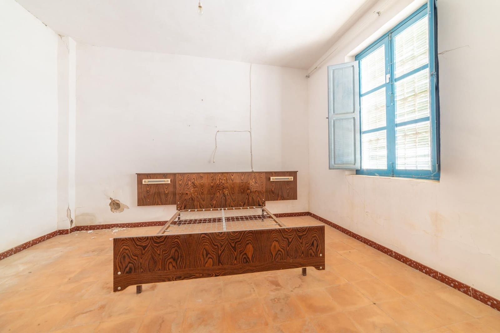 3 soveværelse Villa til salg i Dolores De Pacheco med garage - € 99.000 (Ref: 9160913)