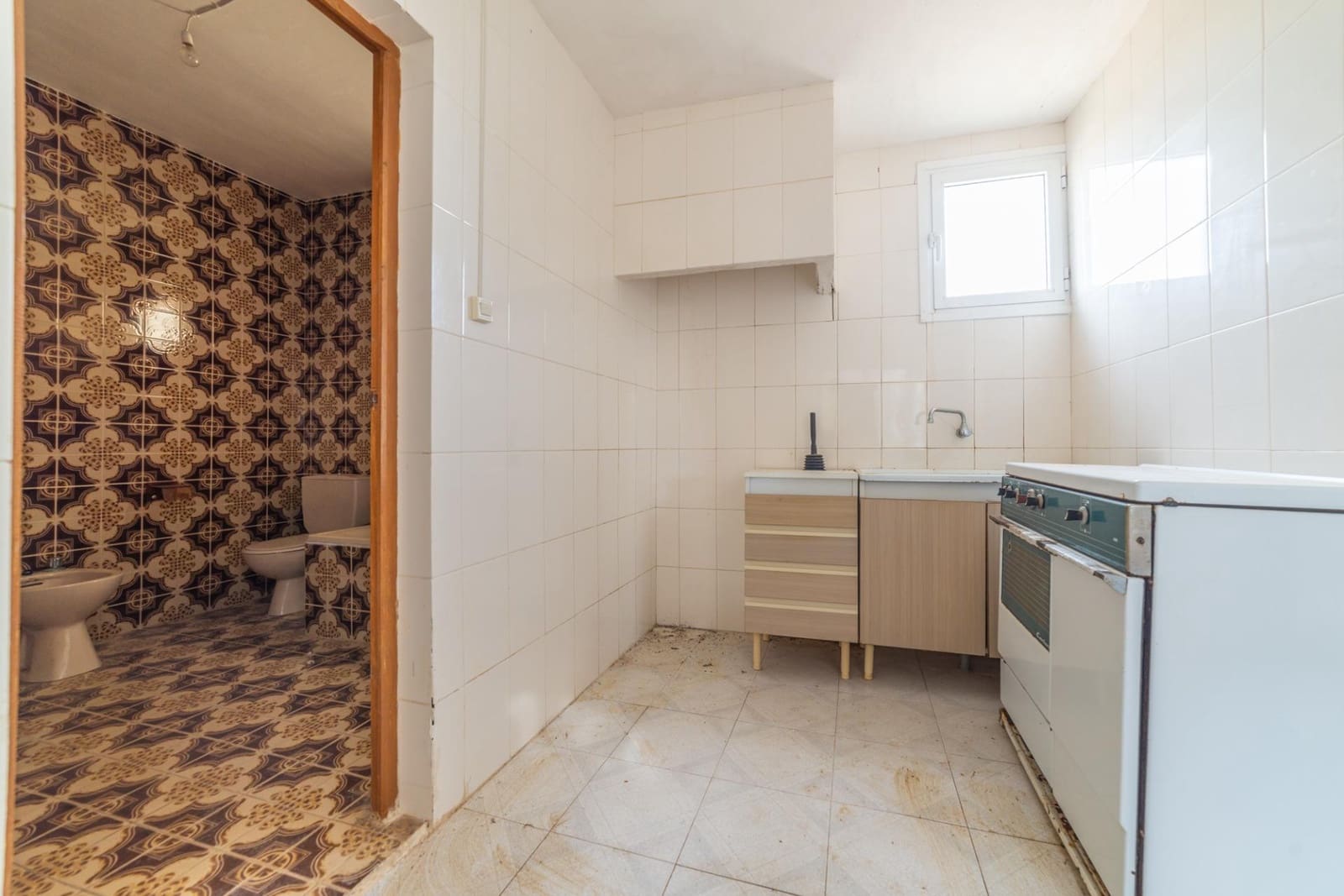 3 soveværelse Villa til salg i Dolores De Pacheco med garage - € 99.000 (Ref: 9160913)