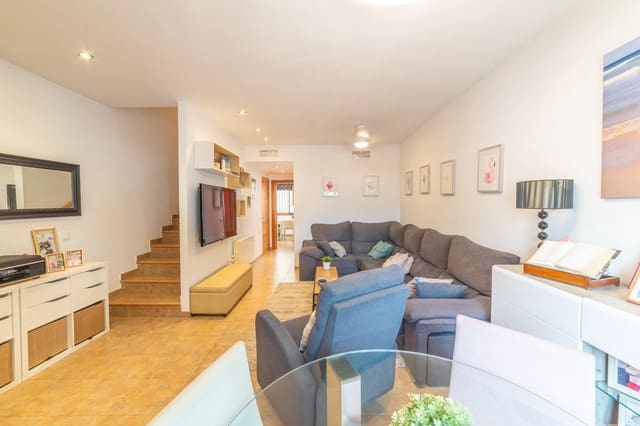 3 quarto Moradia em Banda para venda em San Pedro del Pinatar com garagem - 239 000 € (Ref: 9188366)