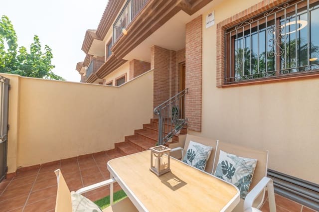 3 quarto Moradia em Banda para venda em San Pedro del Pinatar com garagem - 239 000 € (Ref: 9188366)