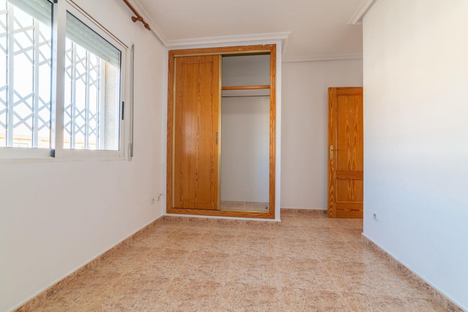 3 soveværelse Rækkehus til salg i Santiago de la Ribera med swimmingpool - € 178.500 (Ref: 9236828)