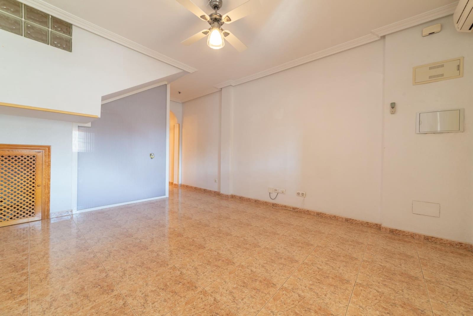 3 soveværelse Rækkehus til salg i Santiago de la Ribera med swimmingpool - € 178.500 (Ref: 9236828)