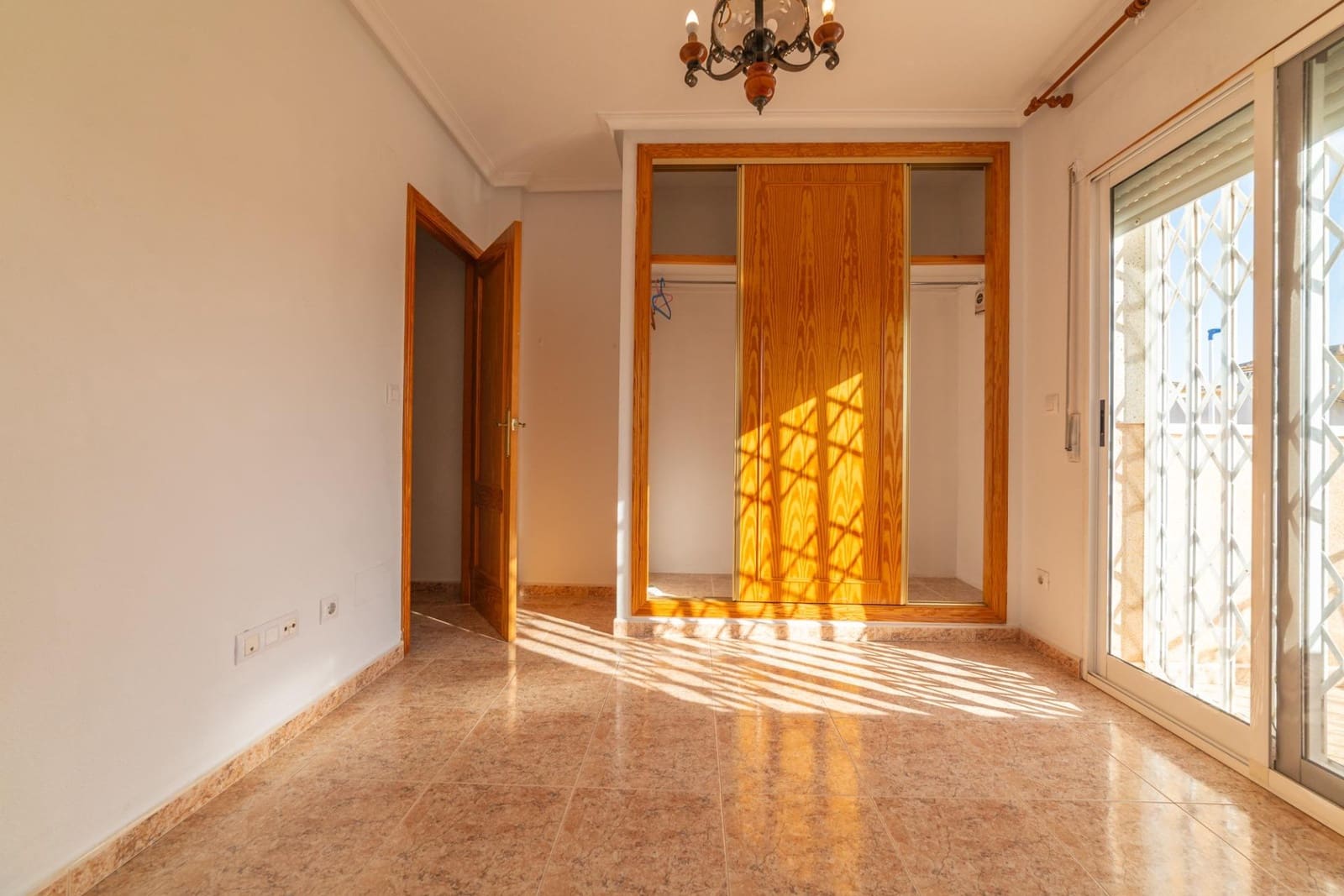 3 soveværelse Rækkehus til salg i Santiago de la Ribera med swimmingpool - € 178.500 (Ref: 9236828)