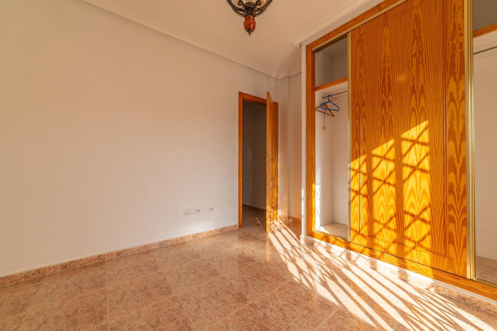 3 soveværelse Rækkehus til salg i Santiago de la Ribera med swimmingpool - € 178.500 (Ref: 9236828)