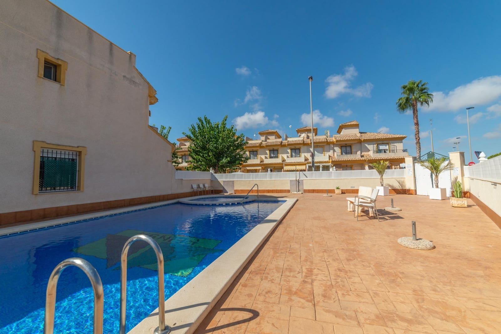 2 soveværelse Rækkehus til salg i Santiago de la Ribera med swimmingpool - € 174.900 (Ref: 9243300)