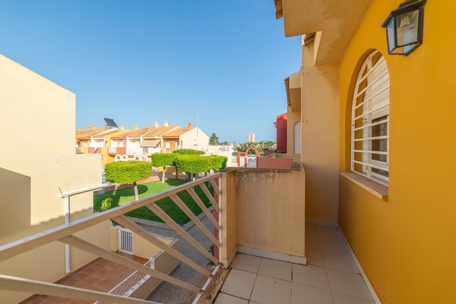 3 soveværelse Rækkehus til salg i Santiago de la Ribera med swimmingpool garage - € 175.900 (Ref: 9310825)