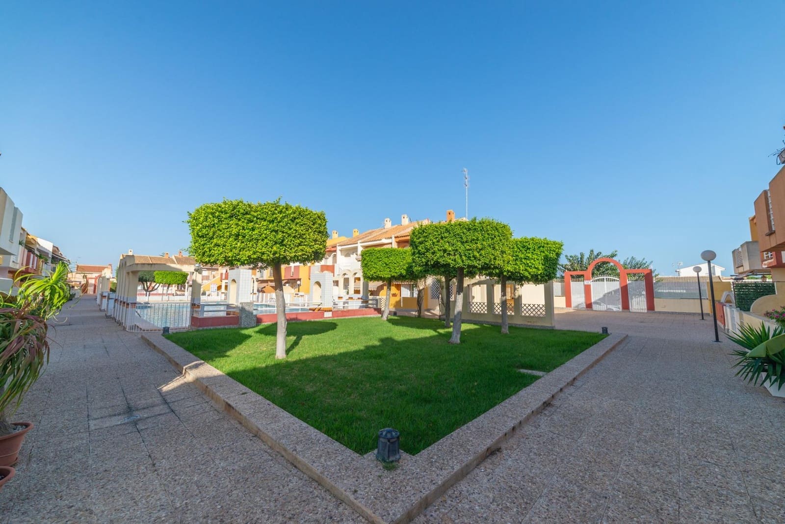 3 soveværelse Rækkehus til salg i Santiago de la Ribera med swimmingpool garage - € 175.900 (Ref: 9310825)