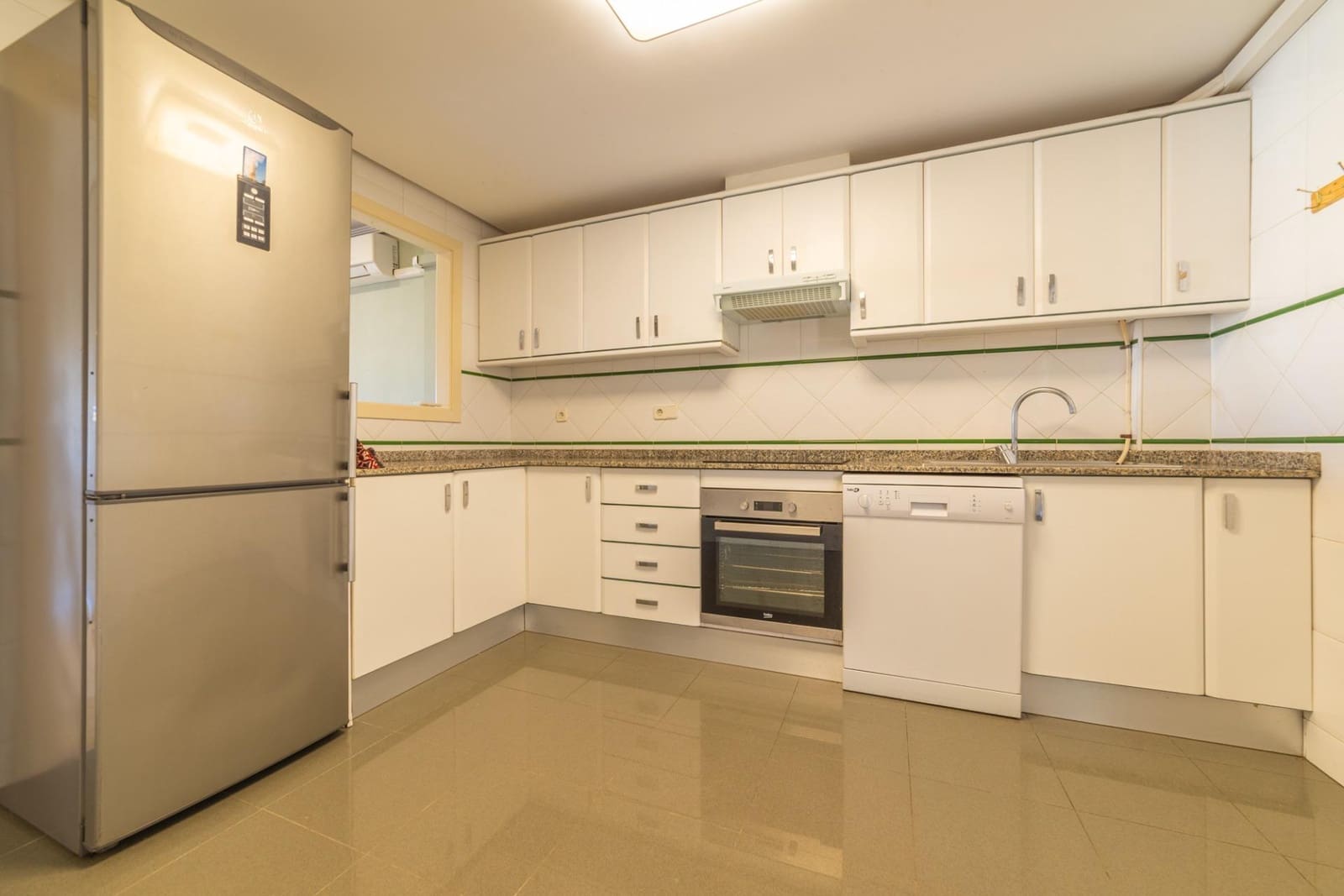 2 soveværelse Strandlejlighed til salg i Campoamor med swimmingpool - € 258.000 (Ref: 9337954)